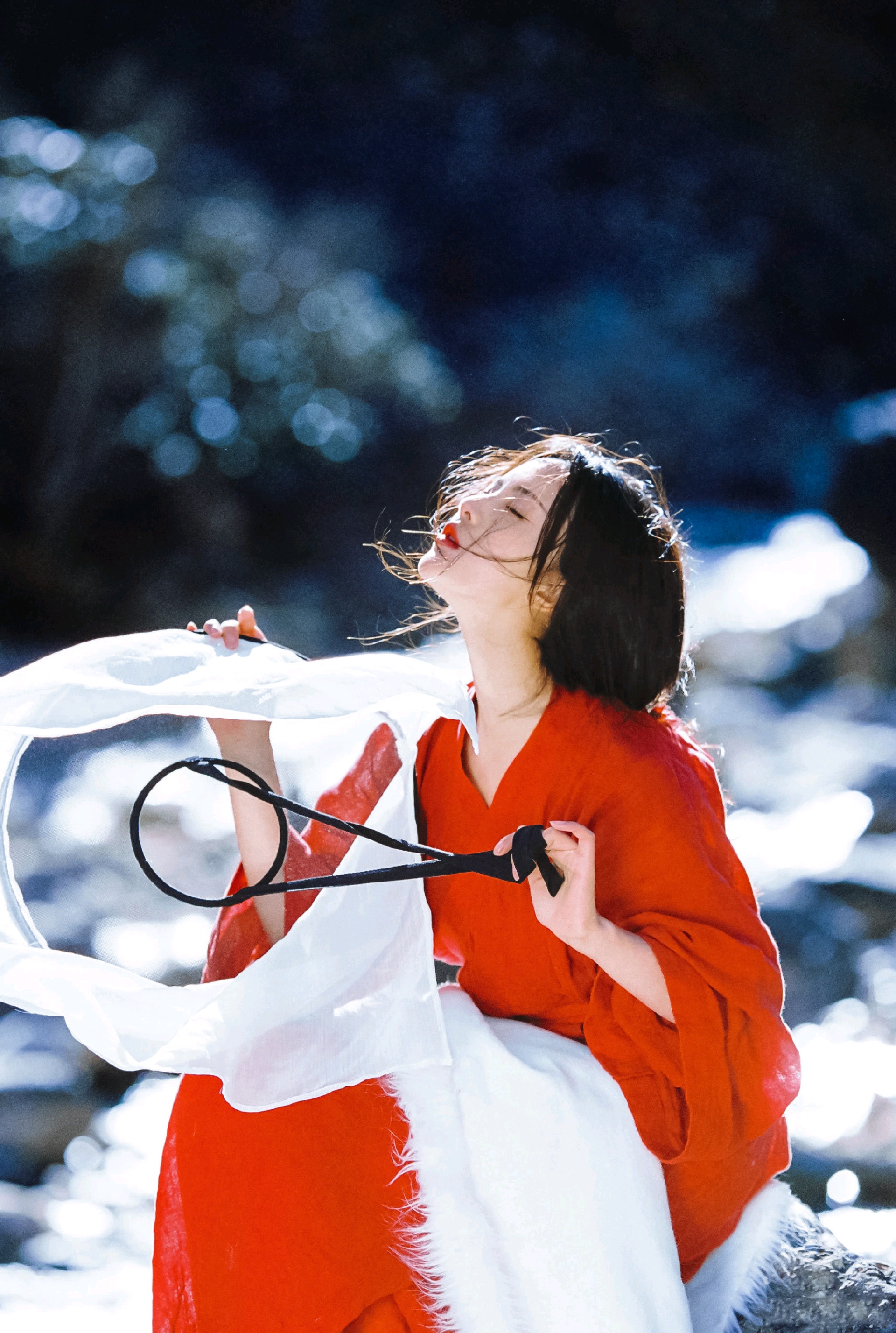杨超越明眸皓齿一眼万年神女漫步人间