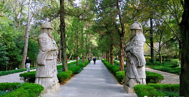 南京钟山风景区翁仲路神道