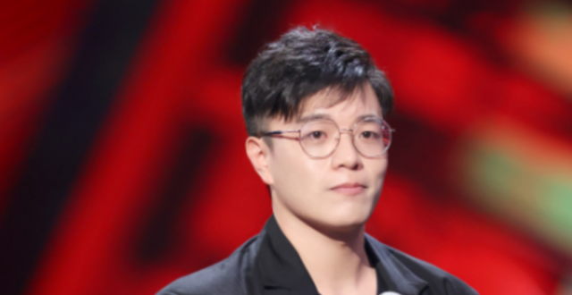 封面独家丨是脱口秀新人，也是“冷面笑将” 杨波：高冷是特意塑造的_腾讯新闻