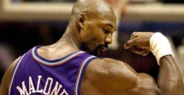 杜兰特:换个发型有点帅,库里:我的光头不好看,汤普森:谁给我p的光头10