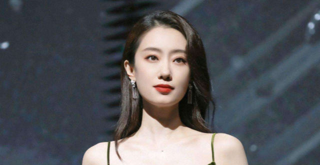 从无人问津到如今的爆红封后,张小斐都经历了什么!