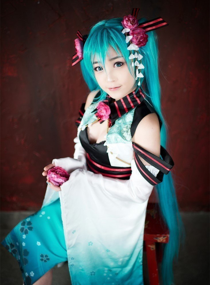 螺旋猫异国歌姬版初音未来Cosplay6