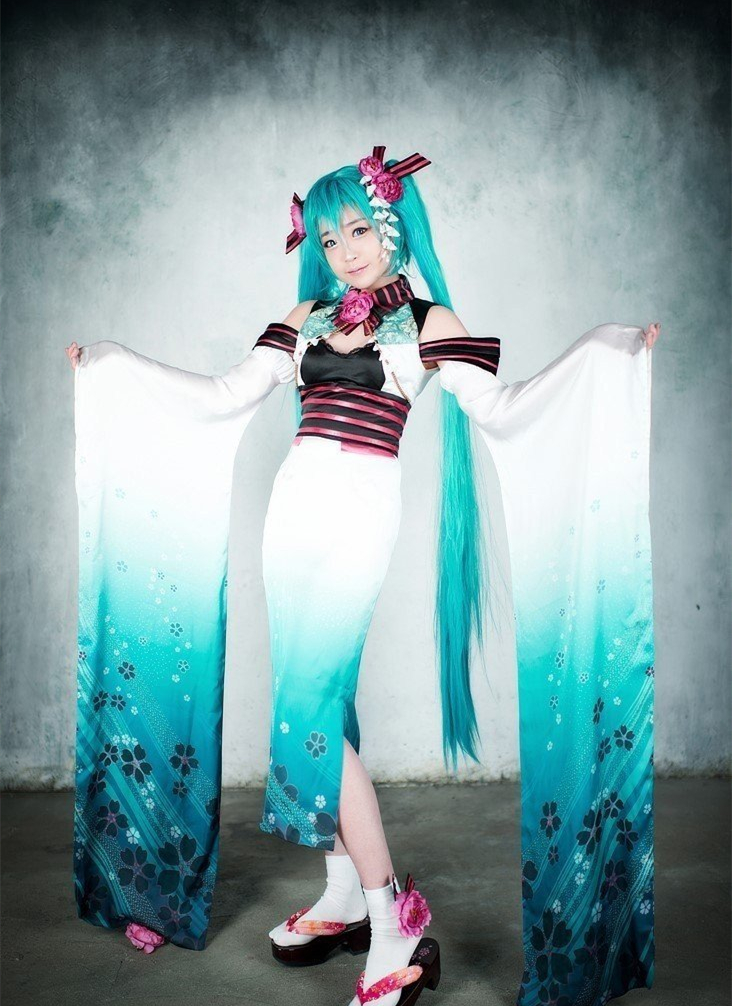 螺旋猫异国歌姬版初音未来Cosplay1