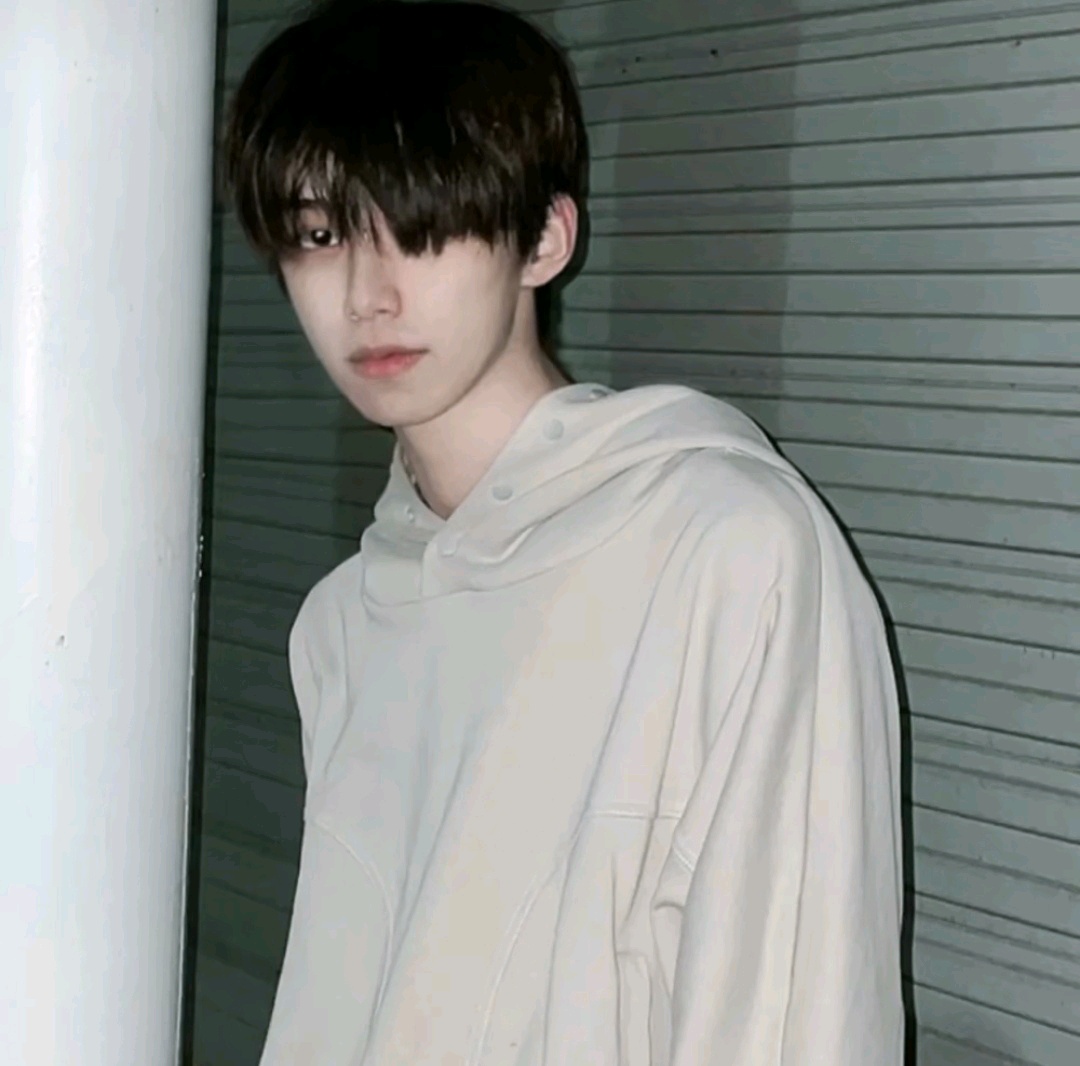 帅哥不可缺 男生头像酷酷冷淡 一把子爱住|男生头像