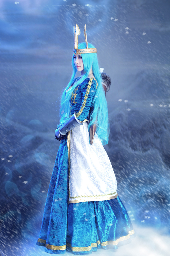 冰雪女皇艾希COSPLAY1