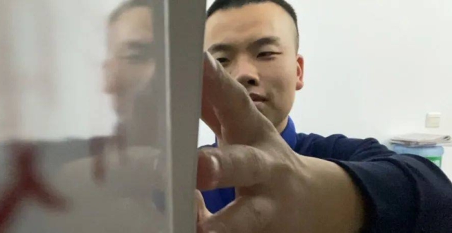 跨省驻防｜以笔为戈 以纸为戎 案牍上的“守夜人”_腾讯新闻