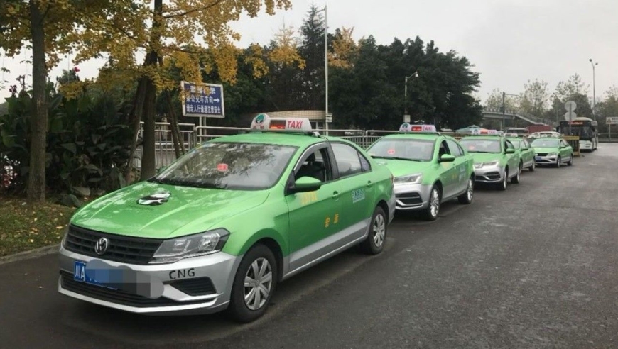 四川省南充市一出租车司机,遇女乘客跳江轻生这样做,遇过没?