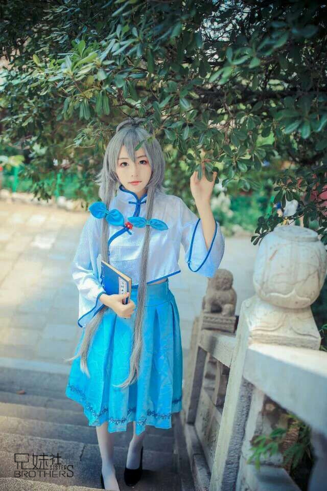 洛城书苑洛天依Cosplay2