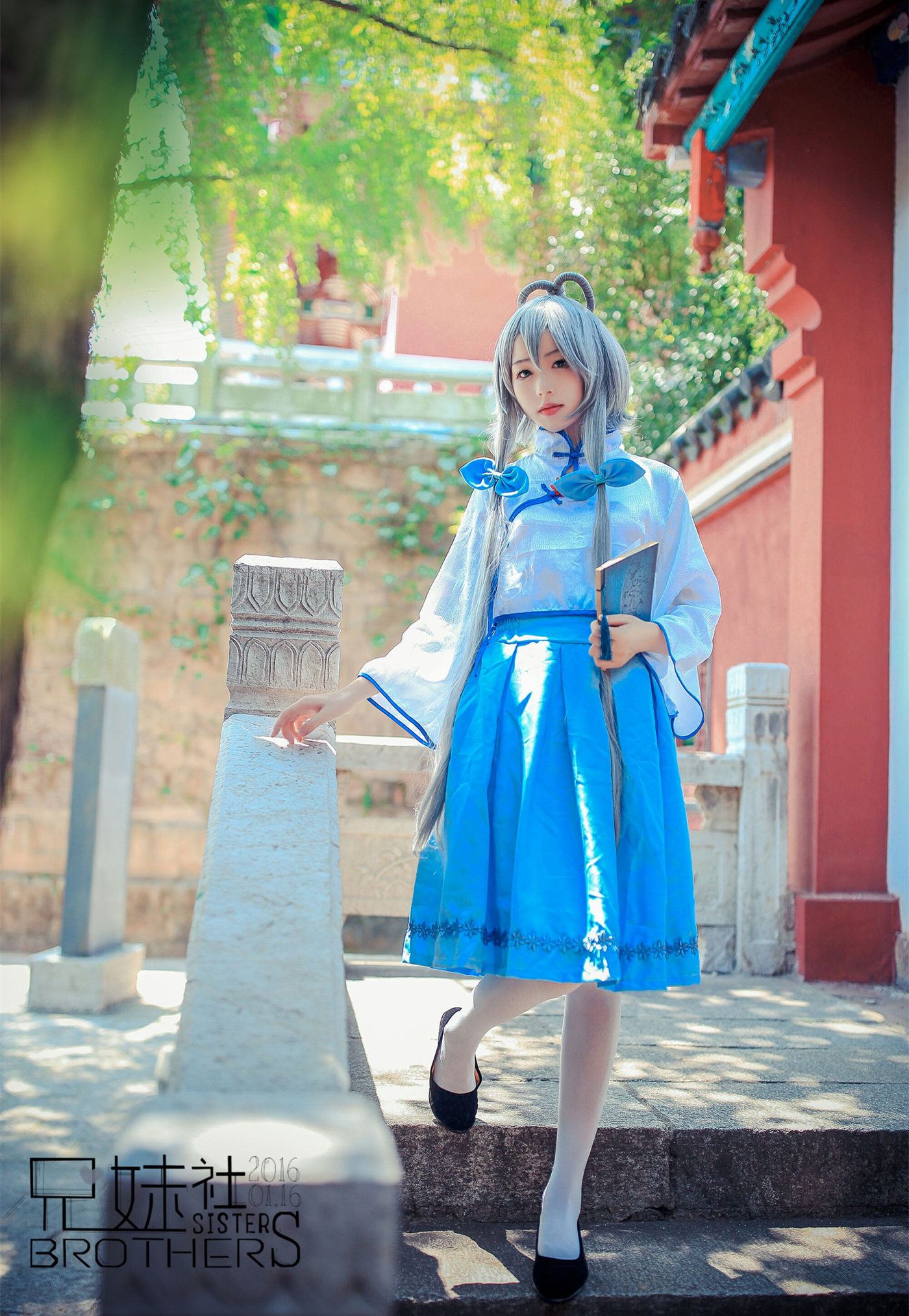 洛城书苑洛天依Cosplay3