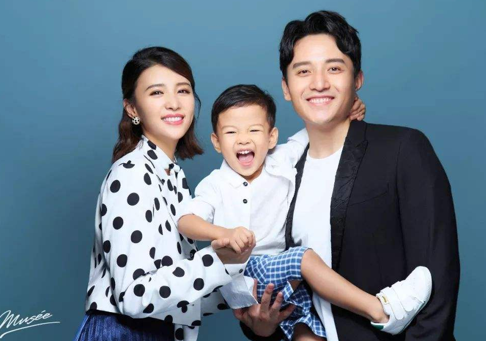 百克力老婆生完二胎上东方卫视,曾是安徽卫视红人,撞脸李冰冰
