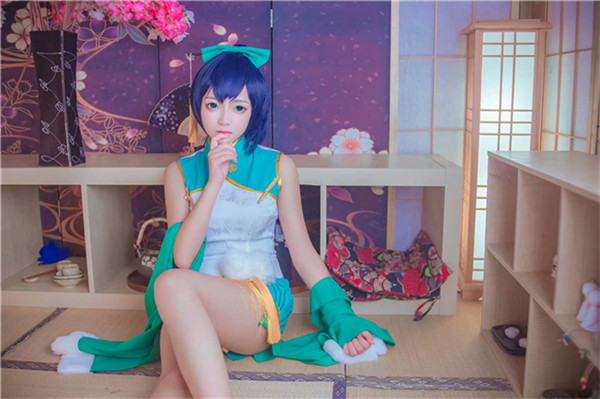 莹草小姐姐的旗袍性感cosplay5