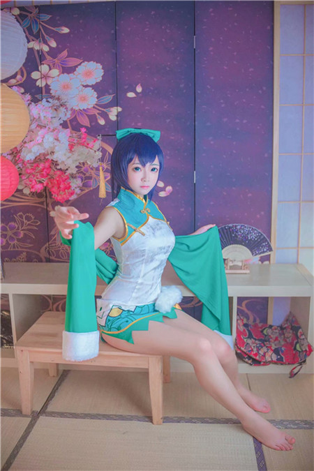 莹草小姐姐的旗袍性感cosplay6