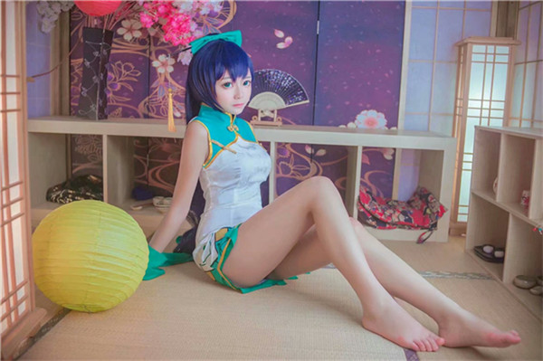 莹草小姐姐的旗袍性感cosplay1