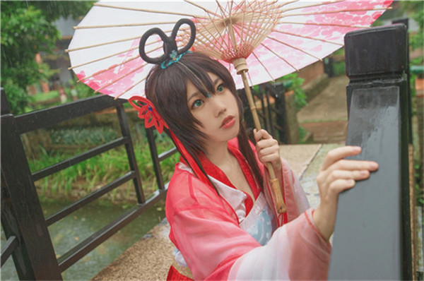 苷罗日洛天依忆红莲cosplay6