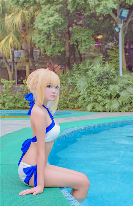 馨月Fate saber泳装Cosplay5