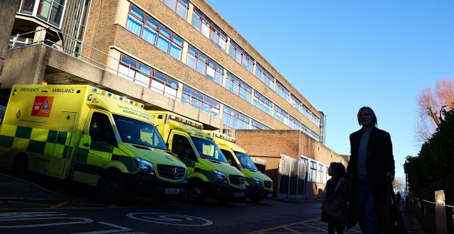 Ӣ���������ܷſ�Ӣ������������ ��λ��Ա����Ϊʱ����