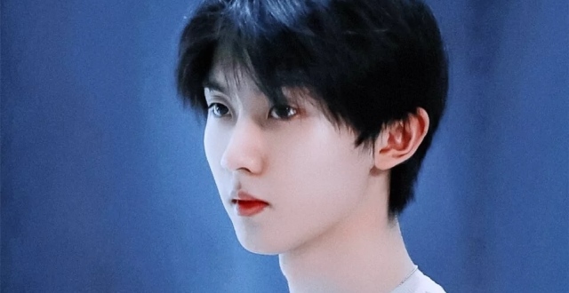 喉结杀我宋亚轩——永远沉醉于人鱼主唱的歌声当中丁程鑫——表