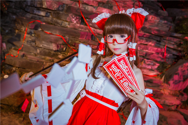 木易麦子东方project博丽灵梦Cosplay7