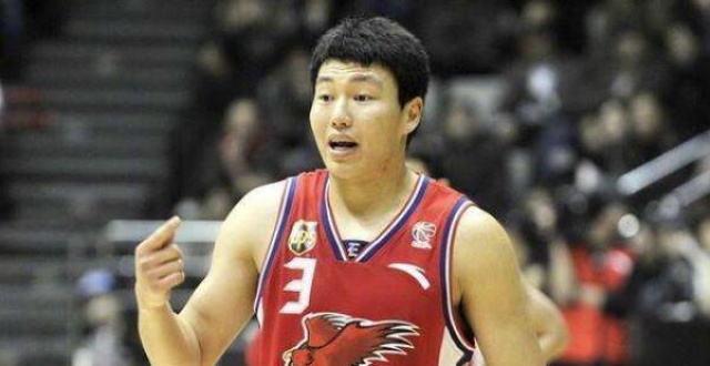 回顾李根职业生涯：从焦作勒布朗到男篮国手 代表2队夺冠成CBA首人_腾讯新闻