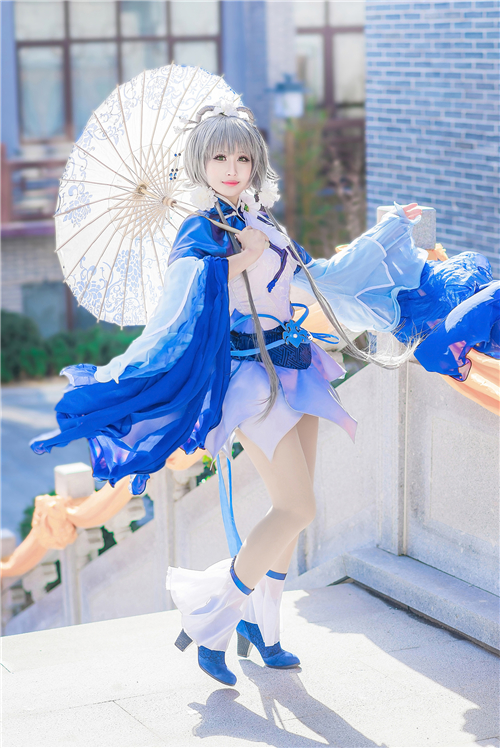 虚空_澪绫Vsinger洛天依冬至芍药Cosplay2