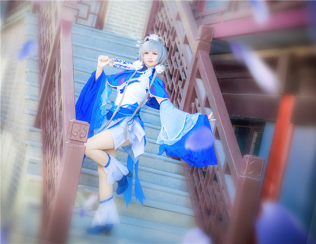 虚空_澪绫Vsinger洛天依冬至芍药Cosplay6