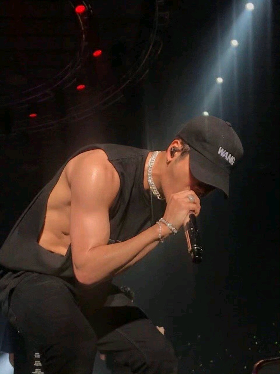 你很喜欢这次的美图安利的话,可以给酱酱留一个小心心咩～(图源水印