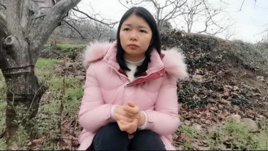 30岁农村女孩不去广东打工,没有工作没有朋友,妈妈怕她嫁不出去