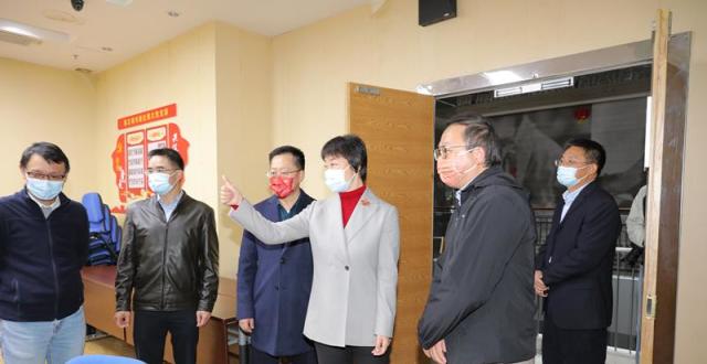 深圳市委常委、宣传部部长张玲到南都深圳新闻中心调研慰问_腾讯新闻