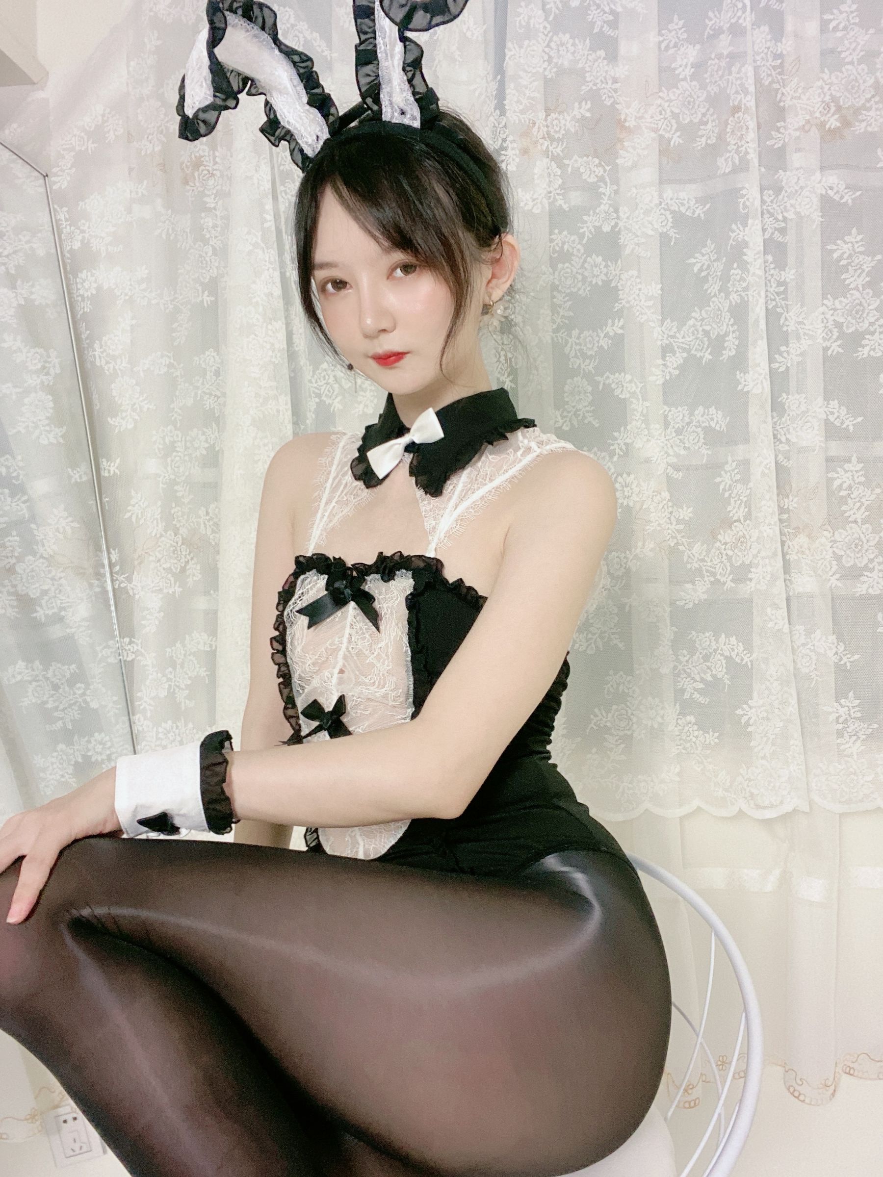 [福利COS] 51酱 - 油光袜 11