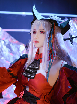 凌凌子Cosplay明日方舟浊心斯卡蒂