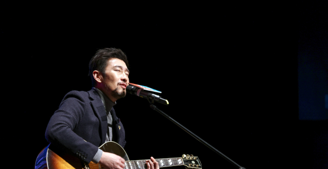 从流行歌手到音乐剧首秀，满江：我已经过了希望总被人夸的年龄_腾讯新闻
