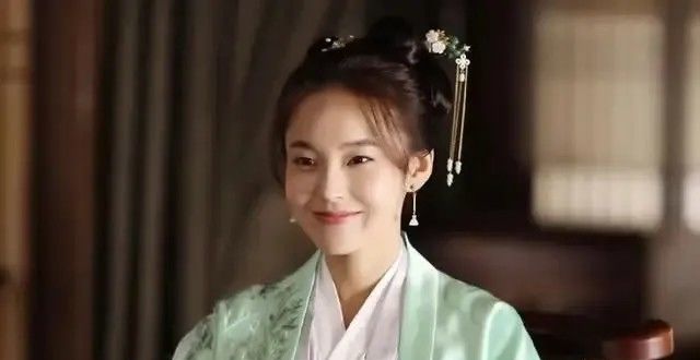 《知否》中的如兰,看似是得宠嫡女,其实童年境遇最差