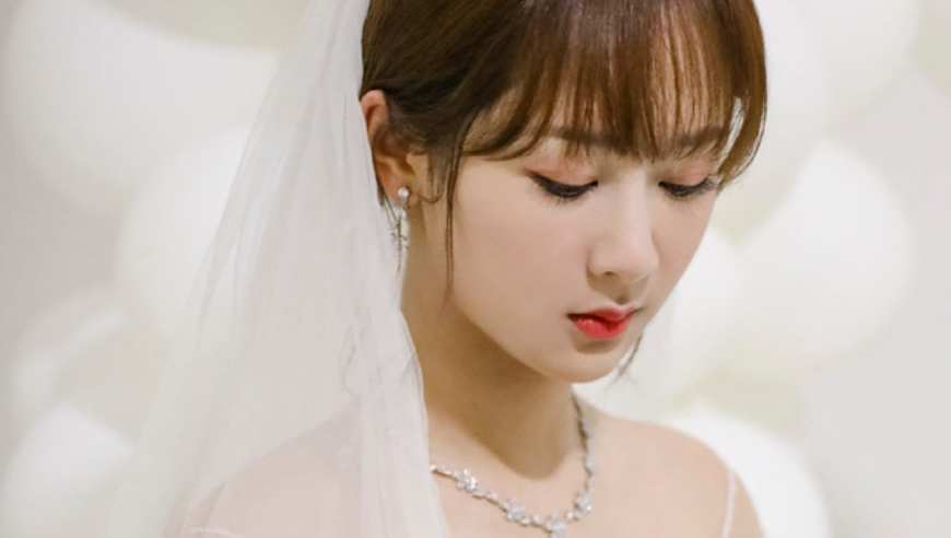 杨紫古装剧中2次穿白色婚服美出画,现代剧中穿婚纱也一次比一次美!
