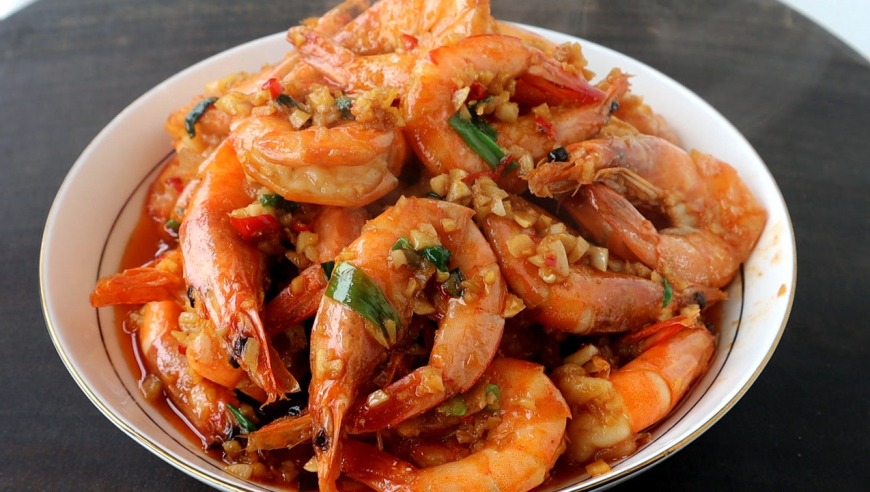 蒜蓉大虾最好吃的做法,蒜香味浓郁又入味,吃着真过瘾,太香了