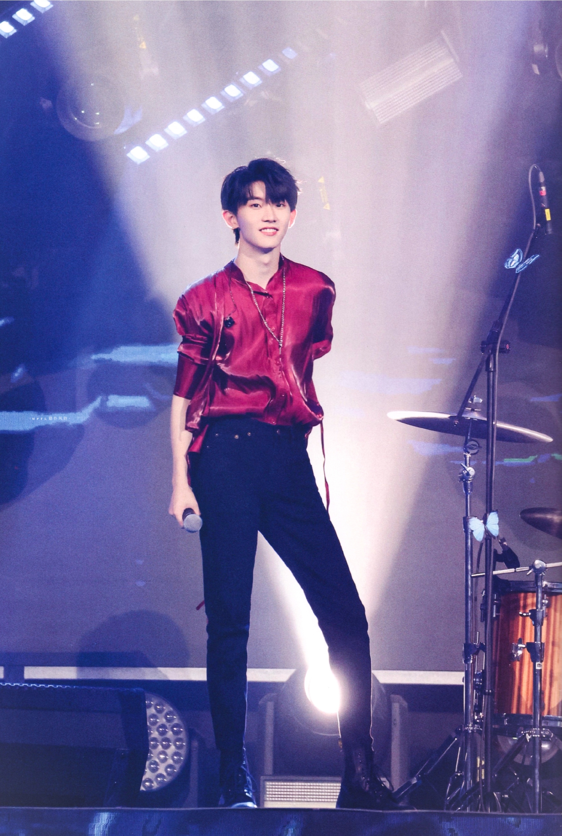 马嘉祺:与生俱来的男主氛围感!高清无水印氛围感神图集合!