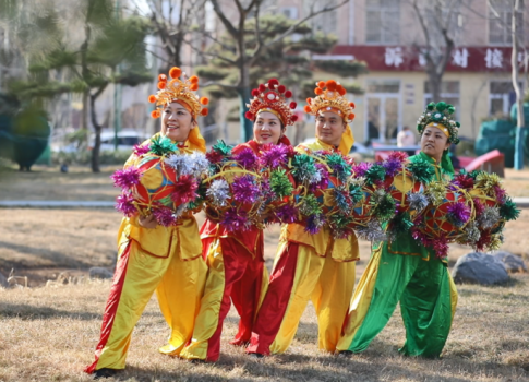 泉城非遗人|姜芳娟:播种传承火种,让手龙绣球灯活起来