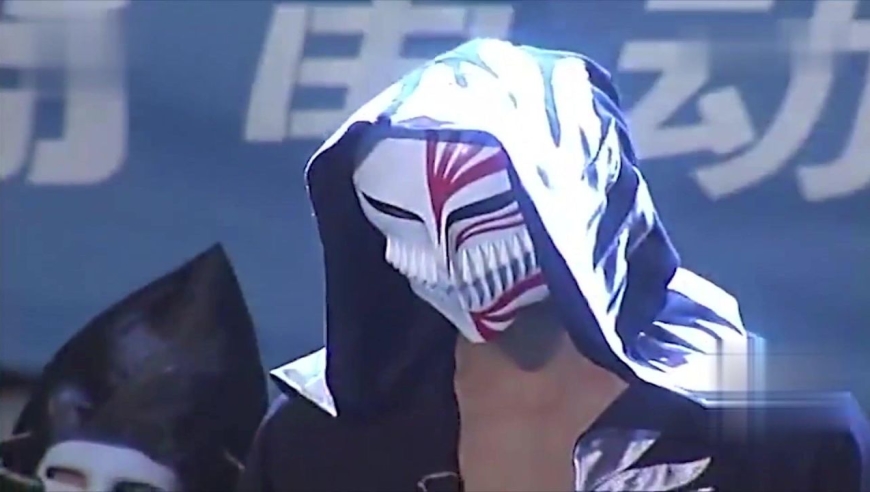 "死神"方便出场仪式!面具遮脸!黑袍加身真是够炫酷