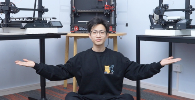 再上热搜！何同学自曝最喜欢的数码产品 猜猜是什么？_腾讯新闻