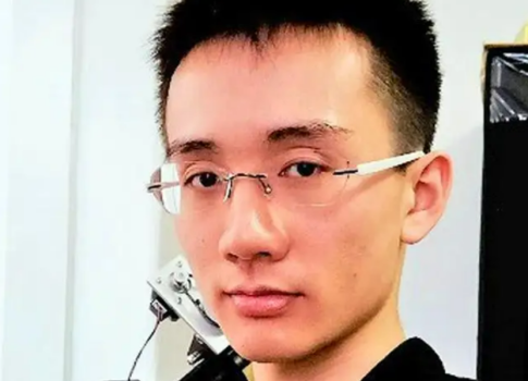 天才少年曹原:22岁破物理学难题,拒绝美国绿卡坚持回国效力