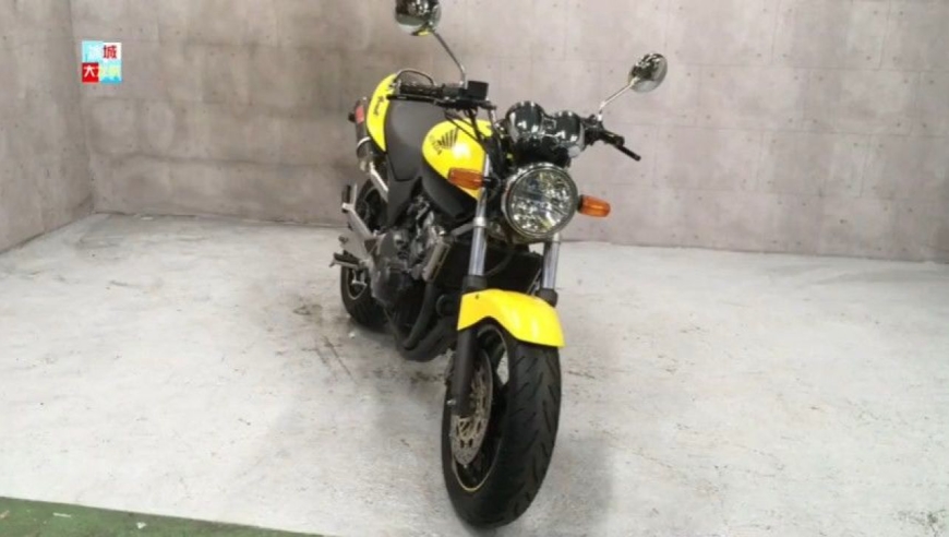 本田小黄蜂250街车,四缸引擎,配abs,听听四缸声浪如何?