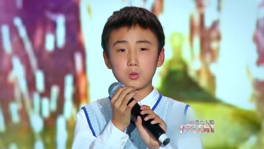 马子跃演唱《茉莉花》,干净的歌声,净化众人心灵丨达人秀
