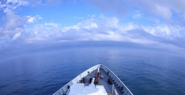 组图|直击景德镇舰海上实战化训练