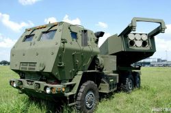 威胁空前！美向乌克兰移交海马斯火箭炮 弹道导弹可打俄境内目标