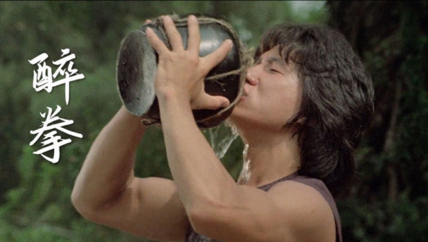 成龙最霸气的一首歌,这首《醉拳》响起那刻,喝得越醉越能打