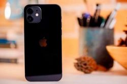 スムーズで6年間動かなくなっていないこれらの3つの携帯電話をお見逃しなく
