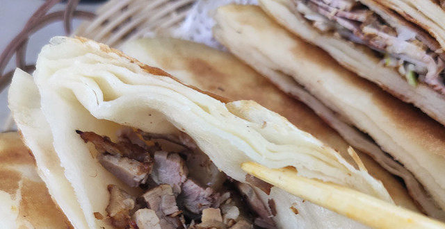 在熏肉大饼麻辣烫店最受欢迎的竟然是回锅烙