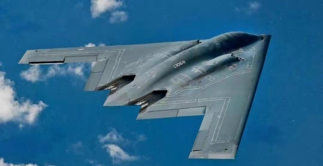 有一艘军舰,航母见了绕道走,400枚导弹随时待命曾经是苏联最先进的