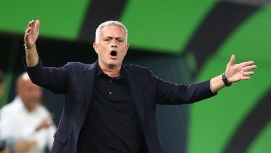 创纪录!罗马欧会杯夺冠赛后穆里尼奥表情特写,成欧战大满贯第一人!