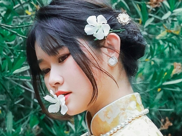 温婉古典全盘旗袍发型