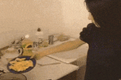 面白いGIF：チームメイトのダメージをオンにする